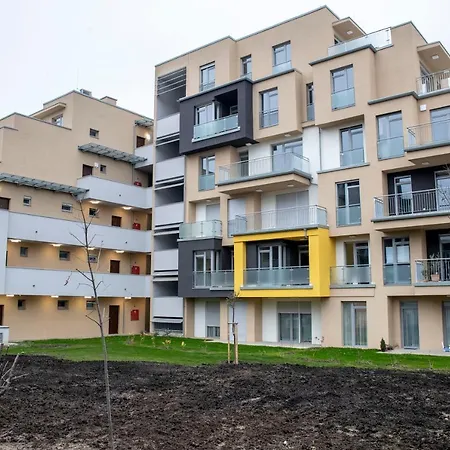Apartment Sasadpark's New In The West Part Of Buda *