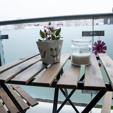 Apartment Sasadpark's New In The West Part Of Buda Budapest